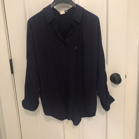 Levi’s funky button-up top - Picture 7 of 7